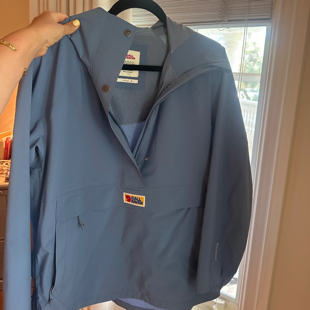 BRAND NEW - Fjallraven Anorak